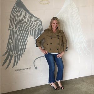 Meet your Posher, Danielle